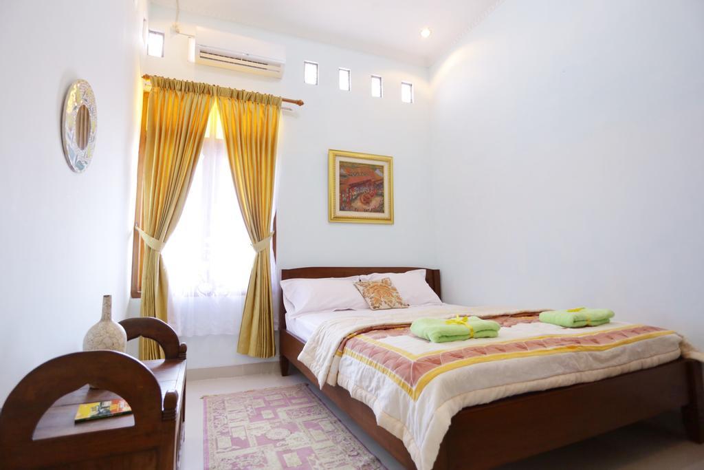 Griya Kedasih Guesthouse Джок'якарта Екстер'єр фото