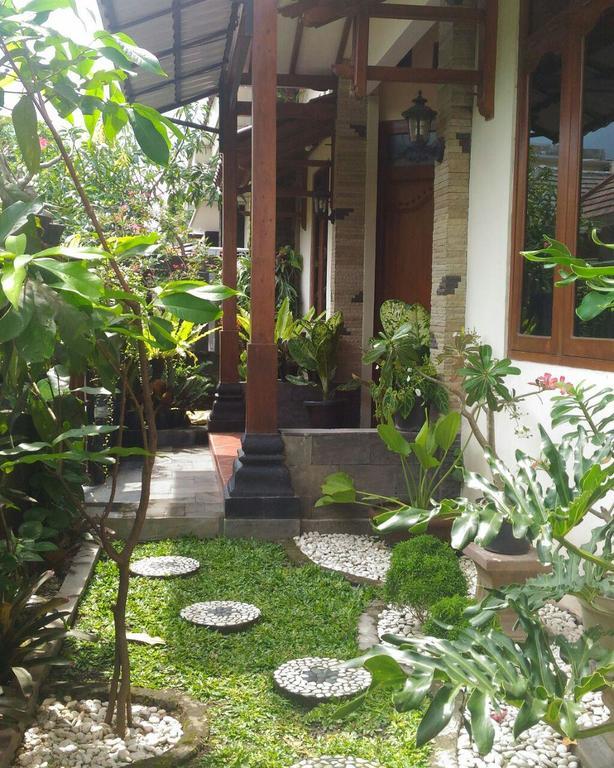 Griya Kedasih Guesthouse Джок'якарта Екстер'єр фото