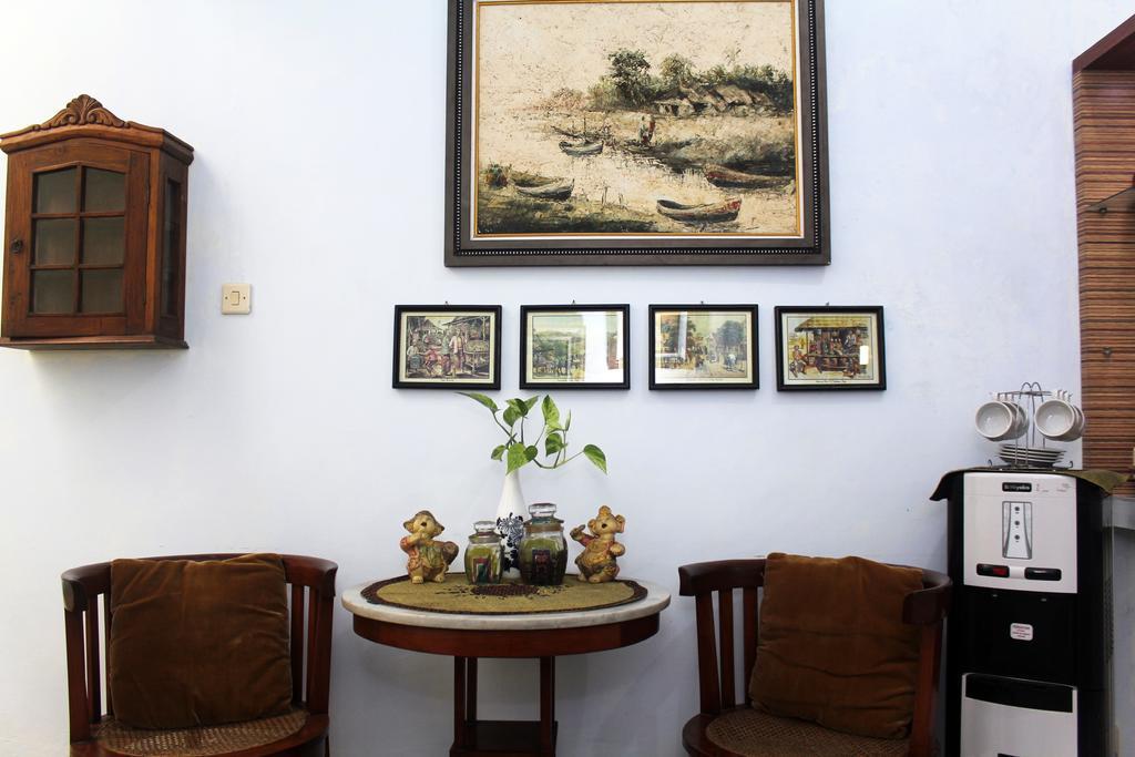 Griya Kedasih Guesthouse Джок'якарта Екстер'єр фото