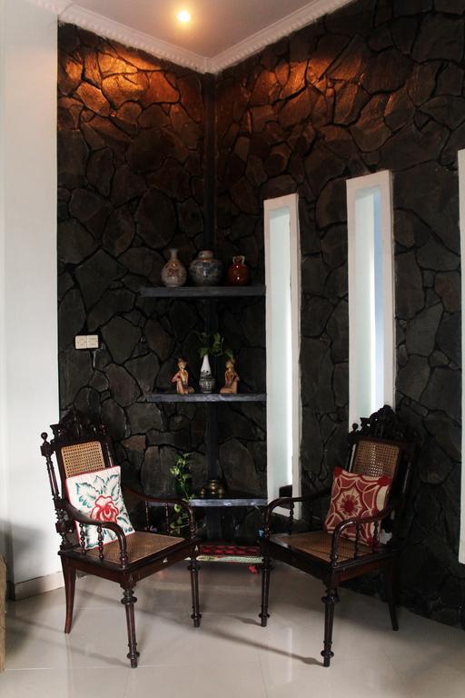 Griya Kedasih Guesthouse Джок'якарта Екстер'єр фото
